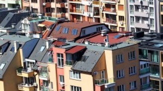 Наематели и наемодатели в трудно търсене на пресечната точка