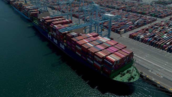 Доналд Тръмп очаква първите търговски сделки за митата още тази седмица