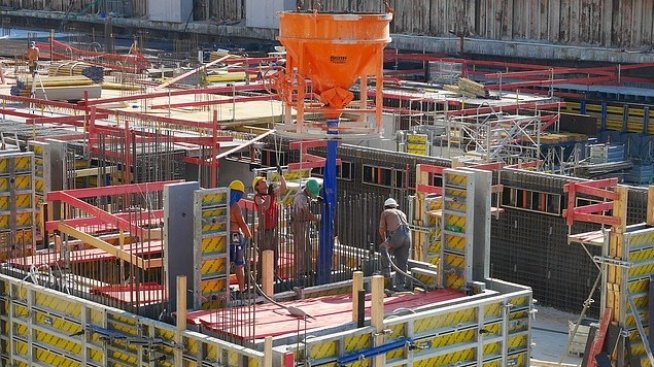 Облекчен достъп за строителни работници от трети страни иска бизнесът