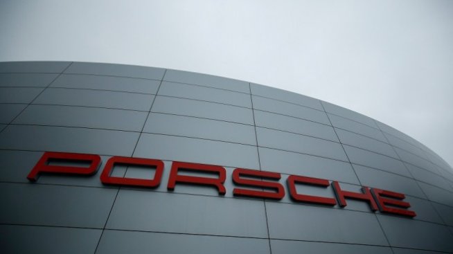 Porsche удвоява бюджета си за електрически модели