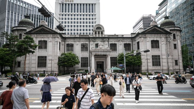 Решението на Южнокорейската централна банка изпрати азиатските пазари в различни посоки