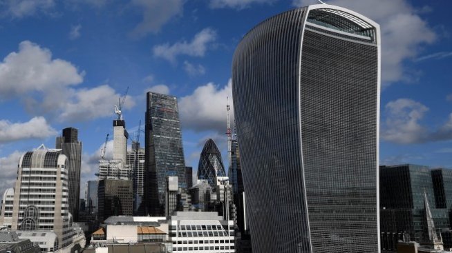 Финансовият сектор сви очакванията за преместени работни места след Brexit