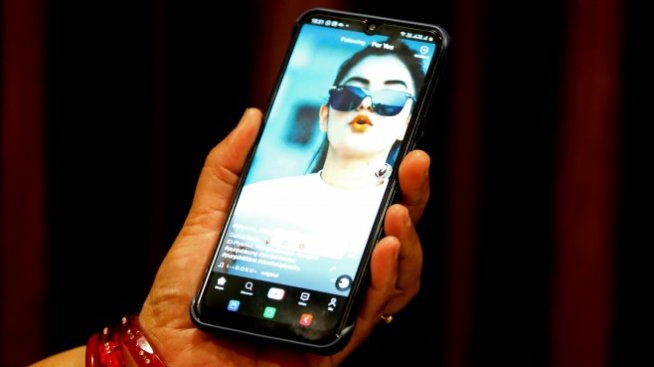 В опит да си вдигне акциите Тръмп подгони TikTok