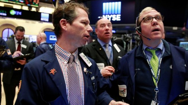 Финансовият сектор спря рекордното движение на S&P 500