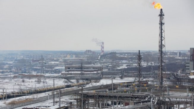 Спадът в запасите от петрол в САЩ успокои пазара*