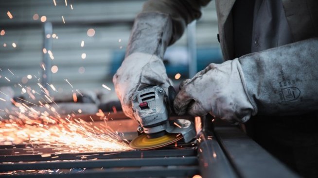 30% от индустриалните предприятия отчитат намалени продажби през юли