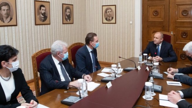 Румен Радев: Нужна е дългосрочна стратегия за предвидима икономическа среда