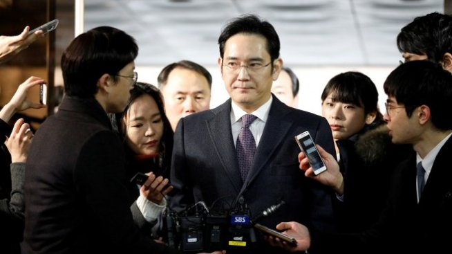 Прокурори настояват за 12-годишен затвор за наследника на Samsung Electronics