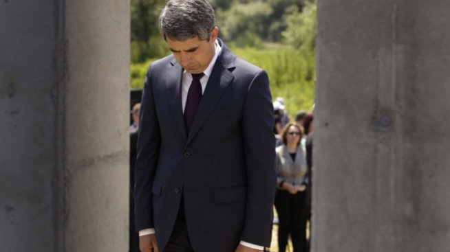 Плевнелиев: Истината за тоталитарния режим бе удобно подменена