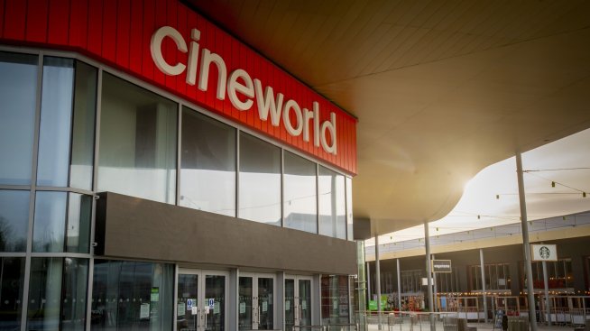 Cineworld твърди, че липсата на високобюджетни филми засяга посещенията на кината