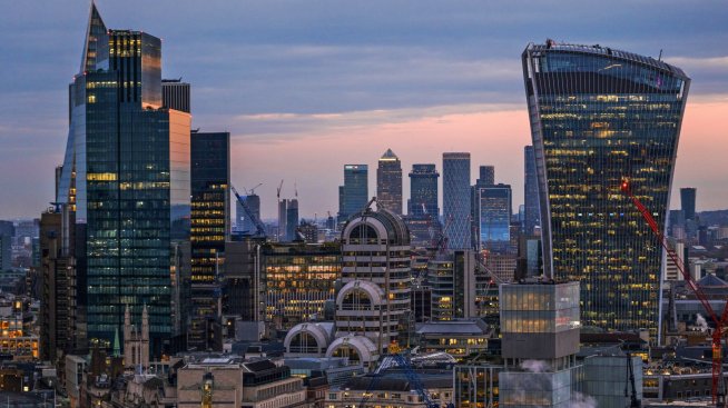 Международните активи на сенчестите банки за първи път надвишават 250 трлн. долара