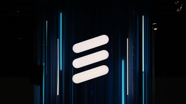 Печалбата на Ericsson спада рязко, но остана над очакванията