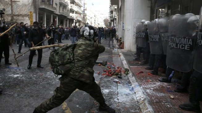 МВФ поднови страховете за Grexit