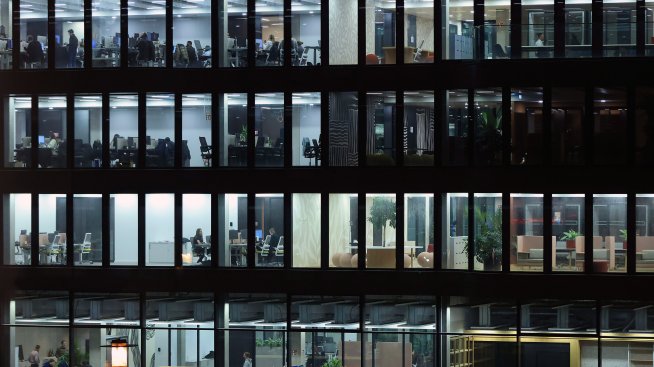 Сделките с бизнес имоти в Германия бавно се възстановяват, но офис пазарът остава вял