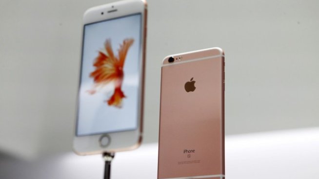 Как Apple стъпва на територията на мобилните оператори