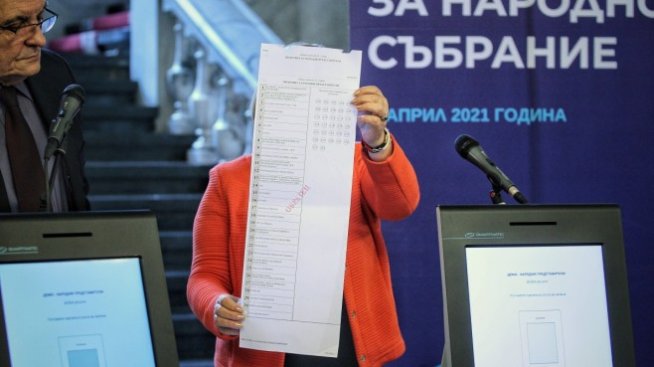 Липсват желаещи да обслужват мобилните секции за гласуване