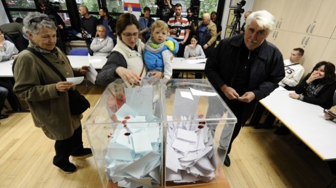 Сърбия провежда днес парламентарни и местни избори