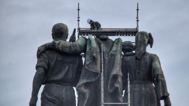 ВАС отмени спирането на демонтажа на Паметника на съветската армия