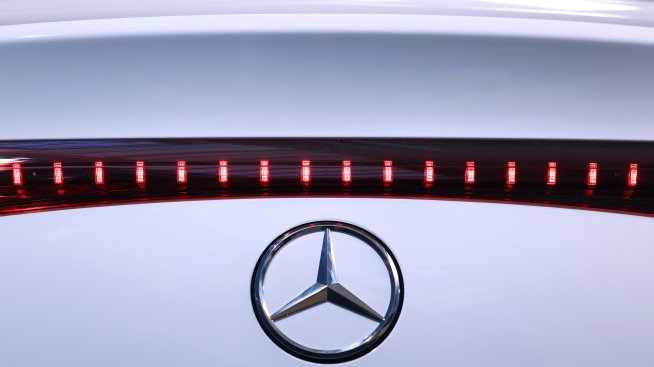 Mercedes свива екологичния отпечатък на електромобилите със зелен алуминий