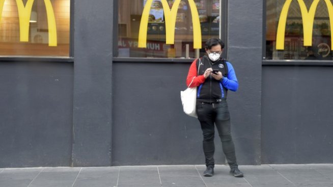Коронавирусът изстиска печалбата на McDonald's