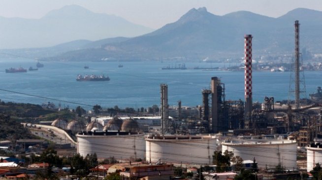 Синдикатите в Hellenic Petroleum не допуснаха потенциални купувачи в компанията