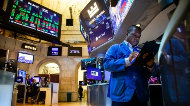 Wall Street започва новата сесия с предпазливи ръстове*
