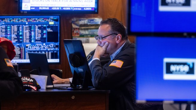 Трите водещи индекса на Wall Street отбелязаха понижение в четвъртък 