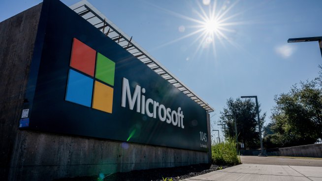 Акциите на Microsoft поевтиняха със 7% след по-слаб ръст на продажбите от облака