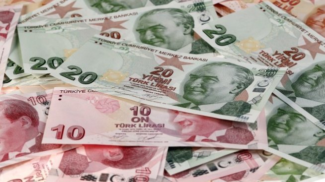 Турската лира удари поредно историческо дъно