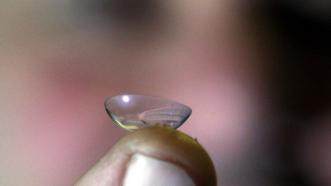 Google Glass вече и в лещите