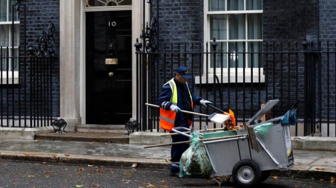 Британската икономика се запътва към най-слабата година от кризата насам