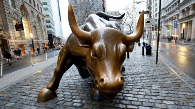 Dow Jones расте с над 200 пункта след силни данни за пазара на труда в САЩ
