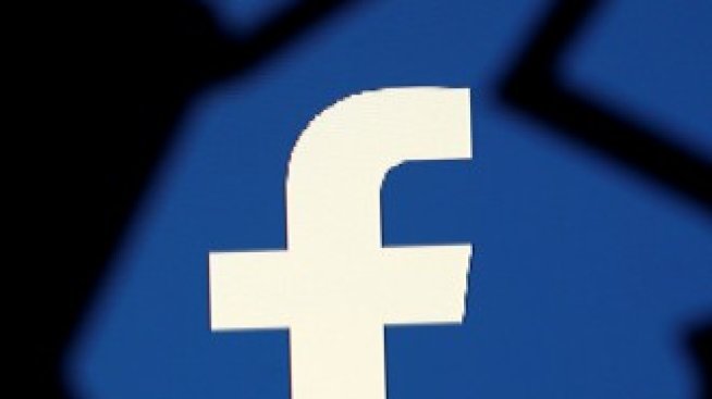 Facebook спира услугата Trending Topics