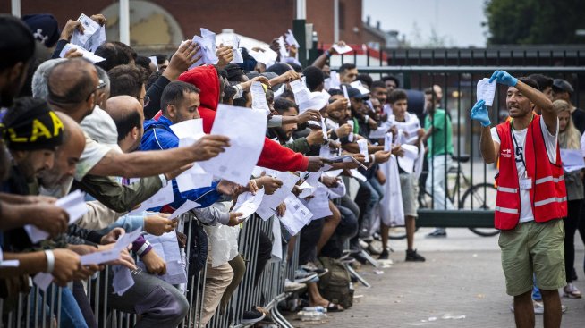 Ердоган или Меркел - кой заслужава повече награда за прием на бежанци?
