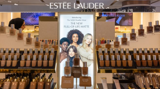 Акциите на Est&eacute;e Lauder поскъпнаха, след като се отказа от сделката с Puig