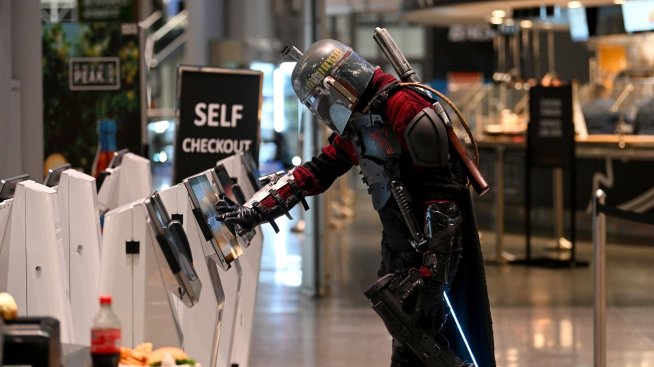 Ухажването на служителите от търговците на дребно не означава край на автоматизацията