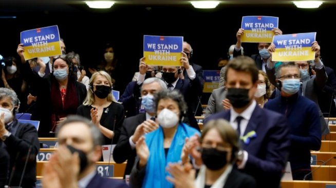 Жозеп Борел: Няма да заменим свободата си за газ