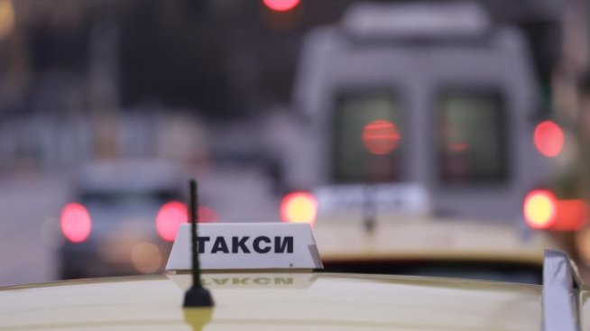 Регионалната комисия в парламента гласува против достъпа на таксита до бус лентите