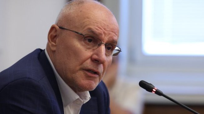 Димитър Радев: Трябва да овладеем фискалната експанзия и да намалим дефицита с 1% от БВП