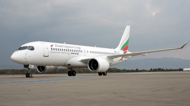 Мъже от стомана срещу Airbus A220 на „България Еър“