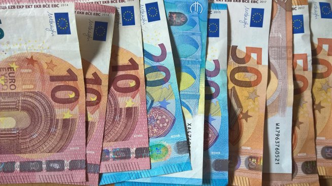 Икономисти: Рязането на разходи с 10% не е достатъчно, трябва балансиран бюджет