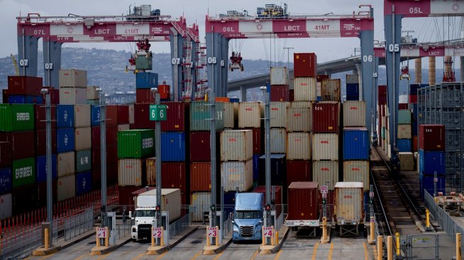 ОИСР: Търговската война на Тръмп ще забави растежа в Канада, Мексико и САЩ