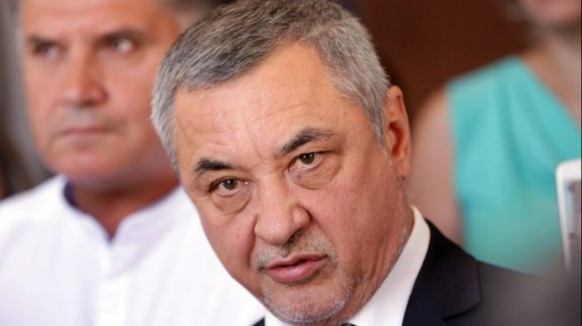 Валери Симеонов подаде сигнал срещу шеф на съд в Бургас