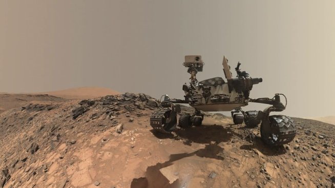 Марсоходът Curiosity засне рядко атмосферно явление на Марс - перести облаци