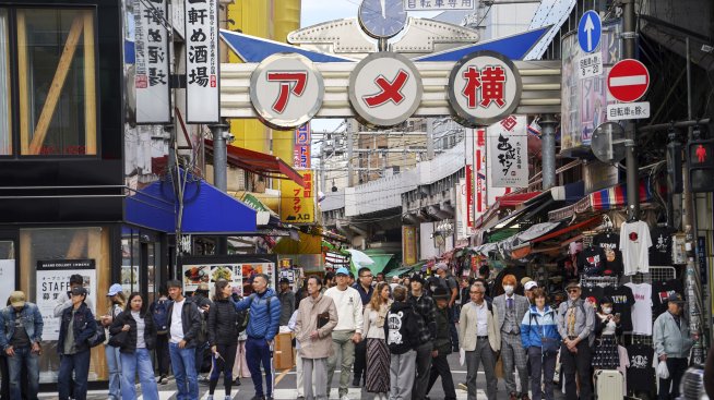 Японските домакинства увеличават разходите си въпреки удара от инфлацията