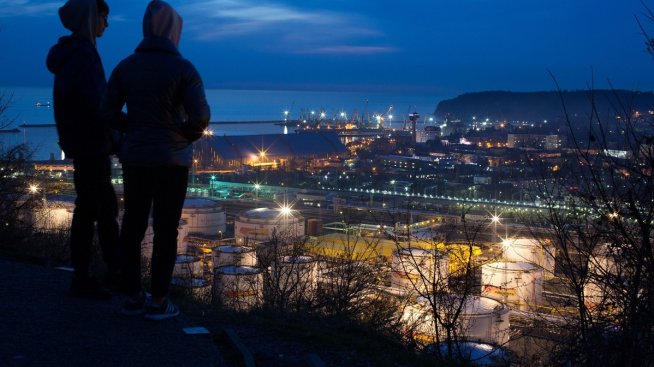 Руската петролна индустрия се задъхва от данъци и ниските цени