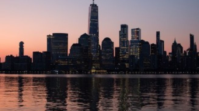 Инвеститори в имоти пропускат плащания по заеми, но продължават да набират пари