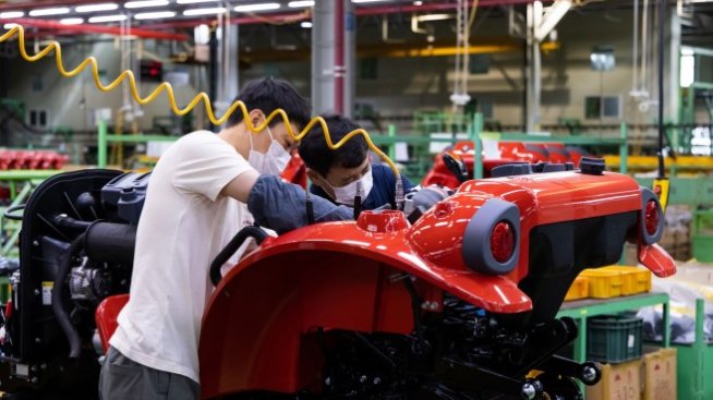 Японската промишлена активност се увеличава с най-бавния темп от пет месеца