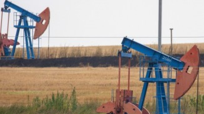 Цената на петрола тръгна леко нагоре, но перспективите за пазара остават мрачни*