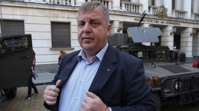 Каракачанов: "Авионамс" няма способности в момента да ремонтира самолети Су-25